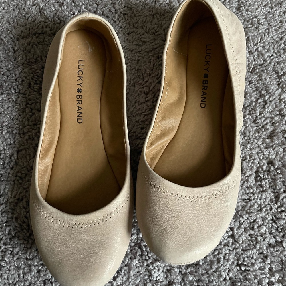 Lucky brand nude flats